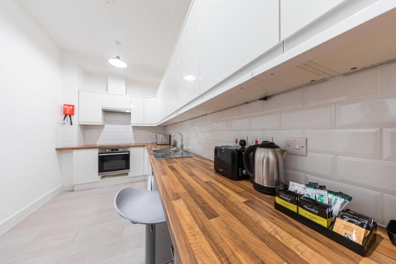 Boutique Modern Hotel Room For Two Near Tube And Bus Stations Londres Exterior foto